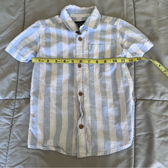 Lot of 2 Boys Button up shirt - 1 Children’s Place & 1 Carters Size 4T - Picture 8 of 10